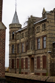 Gut Leuffen, Otzenrath