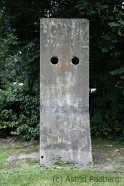 Concrete stela